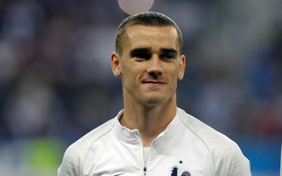 MK体育快讯-加维资助贫困少年踢球